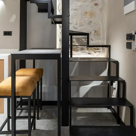 Urban Hive 2-story With Roof Garden Apartment