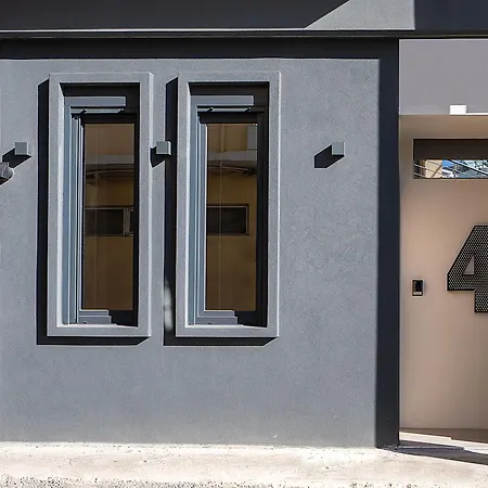 Urban Hive 2-story With Roof Garden Apartment *